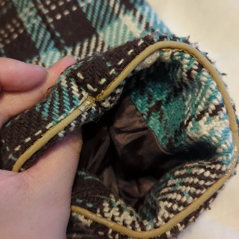 LAST CALL! Coco & Tashi Plaid Women's Jacket with Embroidered Crest - Picture 12 of 14